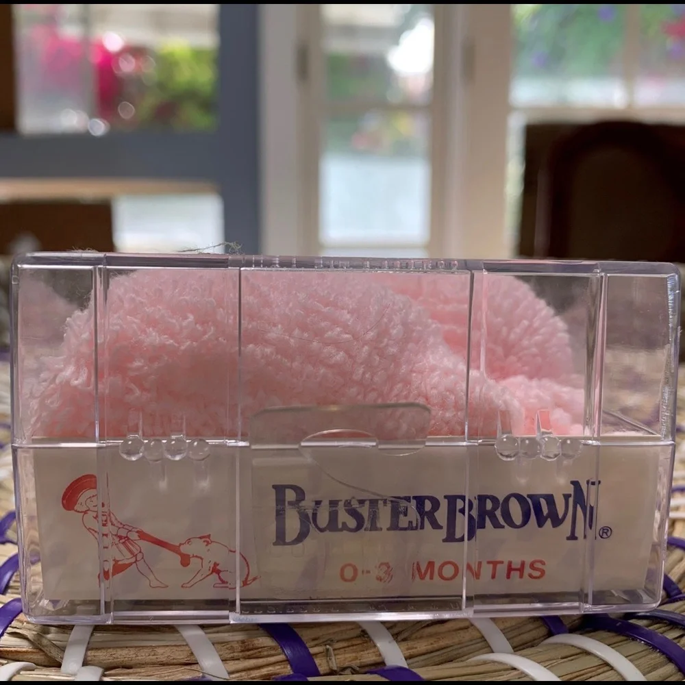 Buster Brown soft pink